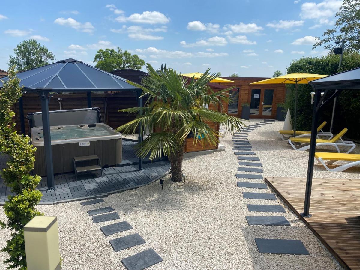 Logis Hotel Centrotel Et Spa Bulles D'Allier Montmarault Eksteriør bilde