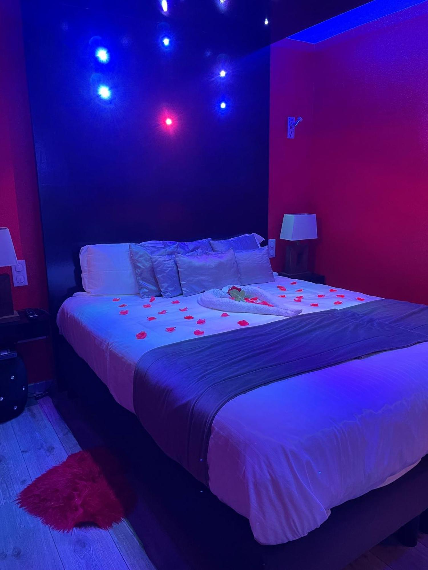 Logis Hotel Centrotel Et Spa Bulles D'Allier Montmarault Eksteriør bilde