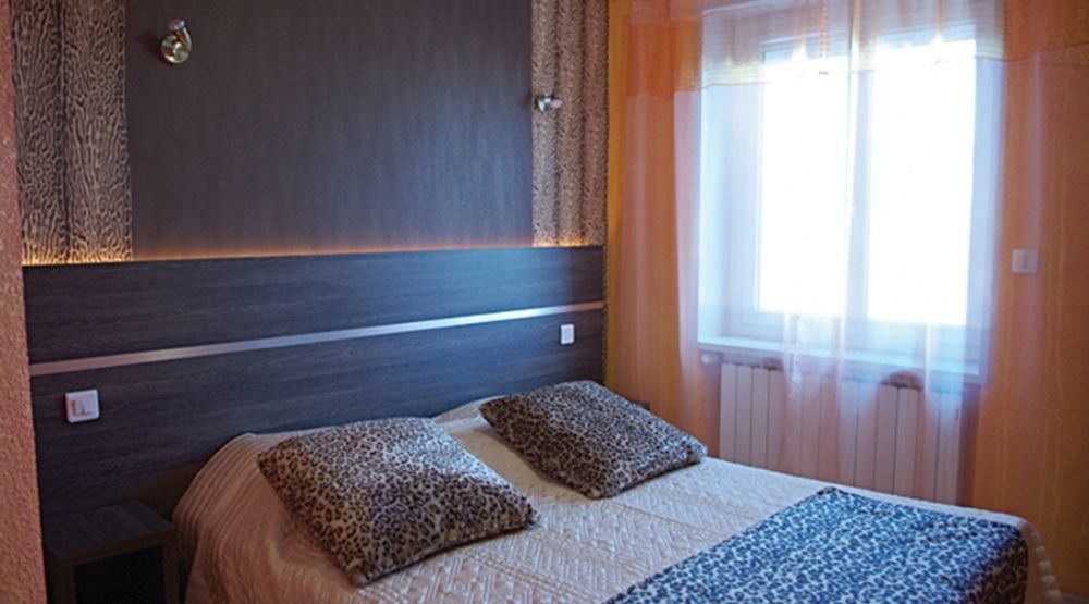 Logis Hotel Centrotel Et Spa Bulles D'Allier Montmarault Eksteriør bilde