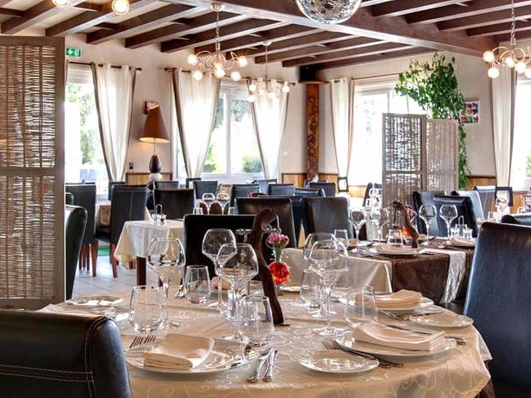 Logis Hotel Centrotel Et Spa Bulles D'Allier Montmarault Eksteriør bilde